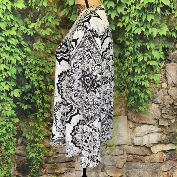 PARKER Black and White V-Neck Trumpet Sleeve Tunic, M - Picture 5 of 8